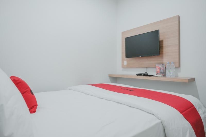 Reddoorz Near Taman Palem Hotel Jakarta Exterior photo